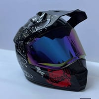 خوذه للبيع اصليه DOT استخدام اسبوع للأستفسار واتساب 07904278132