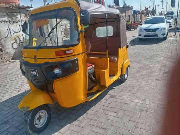 سلام عليكم عندي تك تك نضيفه بيه رقم وسنويه اصوليات سعرة 3600 قفل المو شراي لايراسل مكاني حيانيه رقم *********** البصرة
