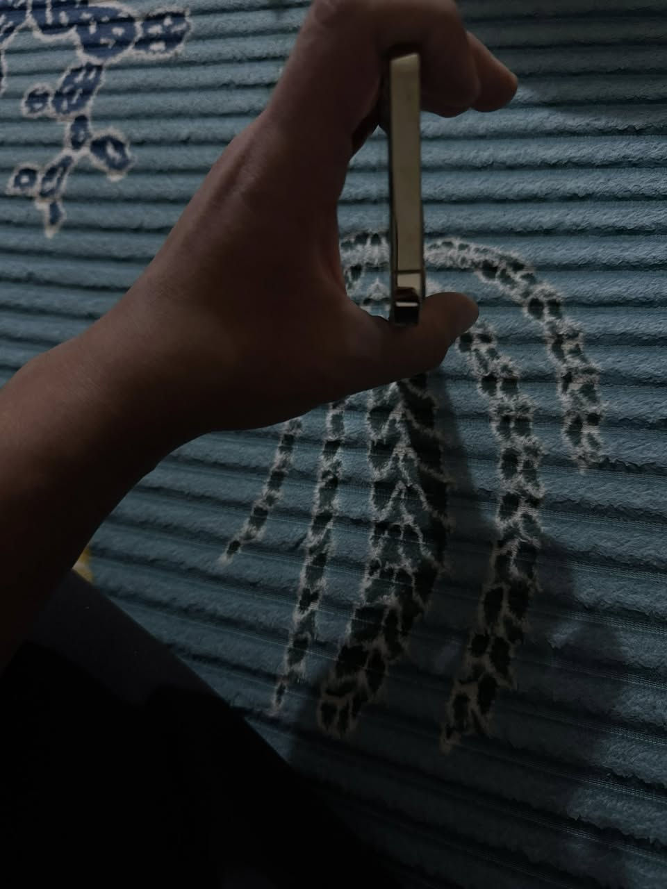 سلام عليكم ايفون 12 برو ذاكره 128 بطاريه 79 الجهاز مكفول من كلشي وما مفتوح وشرط نضافه 100 بل 100 وطيك بي ضمان من كلشي فقط فيس ايدي توقف وحده فقط باقي مكفول سعر 325 وبي مجال قليل جهاز ياباني مو مال باله وتعبان مكاني كربلاء حسينيه جريه مركز الطف رقم ***********
