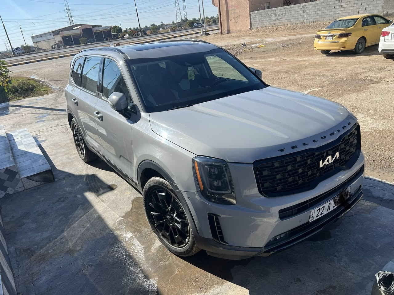 االسلام عليكم شباب
كيا تيلورايد  موديل 2022  

وارد امريكي مكينه v6)3800)

رقم شمالي اربيل 

فتحه سقف

عداد المسافه (58000) ميل 

مواصفات فول

كشنات جلد منفصل 

هند بريك بصمه 

راداد امامي وخلفي وجانبي 

اوتو ستوب 

اوتو هولد 

اشاير بل مري 

كشنات تدفئه 

كراسي كلهن كهرباء 

 (الحادث)موجوده
  جاملغ خلفي شبر  بس بارد واضح بالصوره 
وباب الامامي الايمن شخط مال بايسكل بسيط هم واظح بالصوره 

مكان سياره الانبار فلوجه 
للتواصل فقط على الارقام 👇اتصل وادلل 

( رقم هاتف ) ***********  
( رقم هاتف ) *********** وتساب
