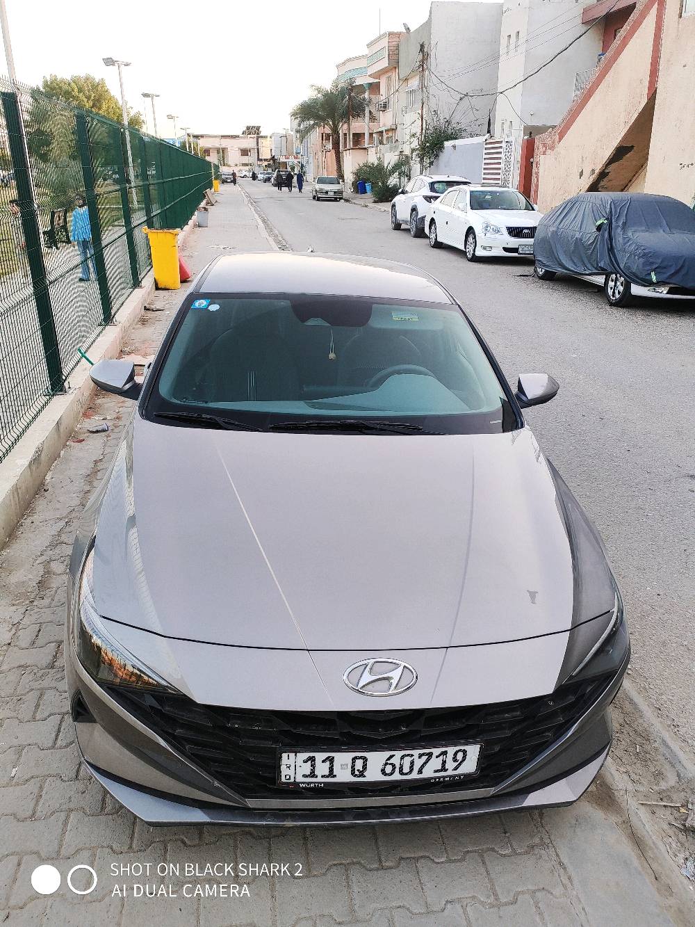 سيارة هيونداي إلنترا هايبرد للبيع، بحالة ممتازة. موفرة للوقود بفضل نظام الهايبرد. اللون رمادي مع تصميم حديث وجذاب. السيارة مزودة بتجهيزات أنيقة ومريحة من الداخل، بما في ذلك شاشة تحكم كبيرة وسهلة الاستخدام.