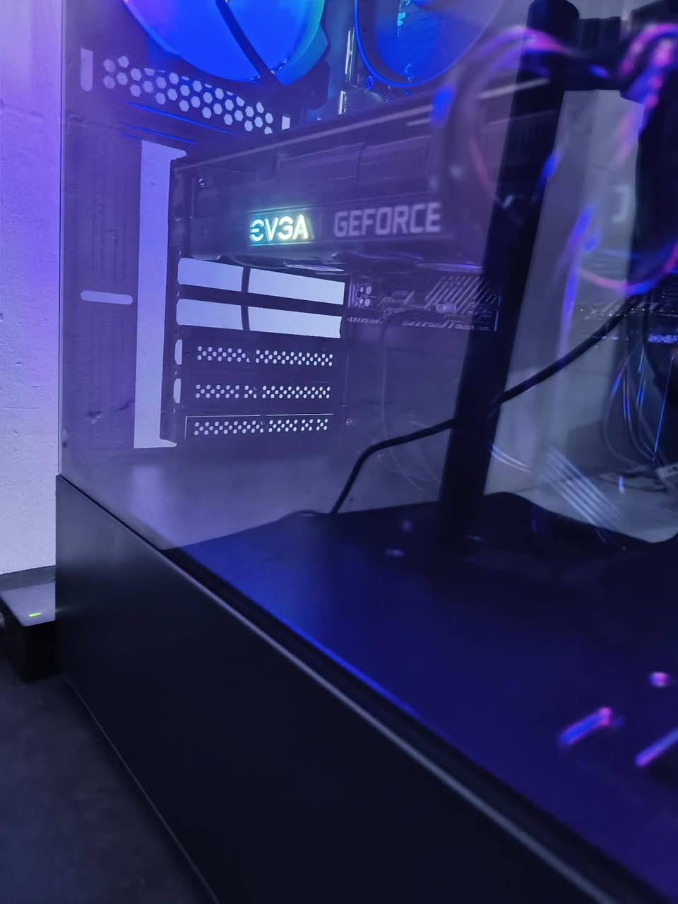 سلام عليكم
حاسبه للبيع 
موصفاته 
i5-11400f
ASUS H510m- 
                                                       رامات 16gb 3200
                                                  كرت شاشه RTX3070 
                                                         بور سبلاي 650 w 
SSD 1T 
HDD 512
مكاني بغداد شعب 
ماعندي توصيل 
سعر 880 
رقمي ***********
