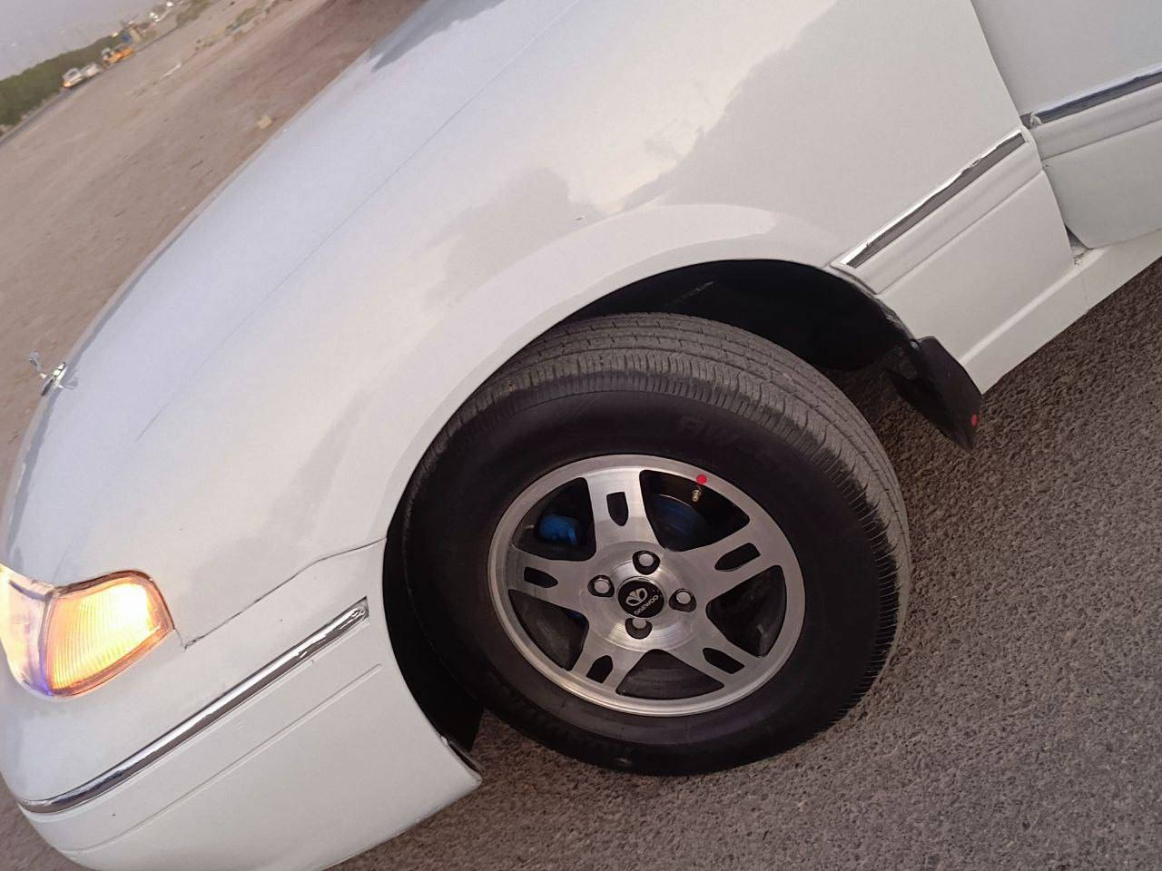 السياره متعوب عليه
والياخذها بالعافيه عليه 
السلام وعليكم..... 
دايو برنس فراشه🦋 موديل 1996 ... الون ابيض 
رقم بغداد  .... مشروع وطني  سنويه ل 2027 
تحويل بنفس اليوم...  
كير وتماتيك....
محرك مفتوح....
كير ومحرك جدد مكفولات  ........
ماشالله بيه نعومه فول ترايك وين ميعجبك 
ويل كب مجلي لونين 
تخم تاير....... باتري جديد 
كهربائيات كله شغاله ..
مشط ستيرن باور سلف داينمو راديتر كله جديد 
السيارة مصبوغة بس احزام الجماليه مكفولة من الضربه  والكص والخياس 
شواصي حيل نظاف 
صدر خلفي أمامي جديد 
غرفتها جديده ...دواخلها جدد بطاين جدد كشنات جدد دشبول صاج جديد
السعر)( 42 ))بيها مجال ... بصيط حك الجيه 
رقم الهاتف ***********‬‏/‏‪***********‬‏
مكان سيارة بغداد
  السياره محد يعرف قيمتها بس الجناي وبلحقيقه احله من الصور 
الله شاهد متعوب عليه
اسف عل اطاله الشراي يتصل غير متواجد عل 
فيس اتصال فقط .....
