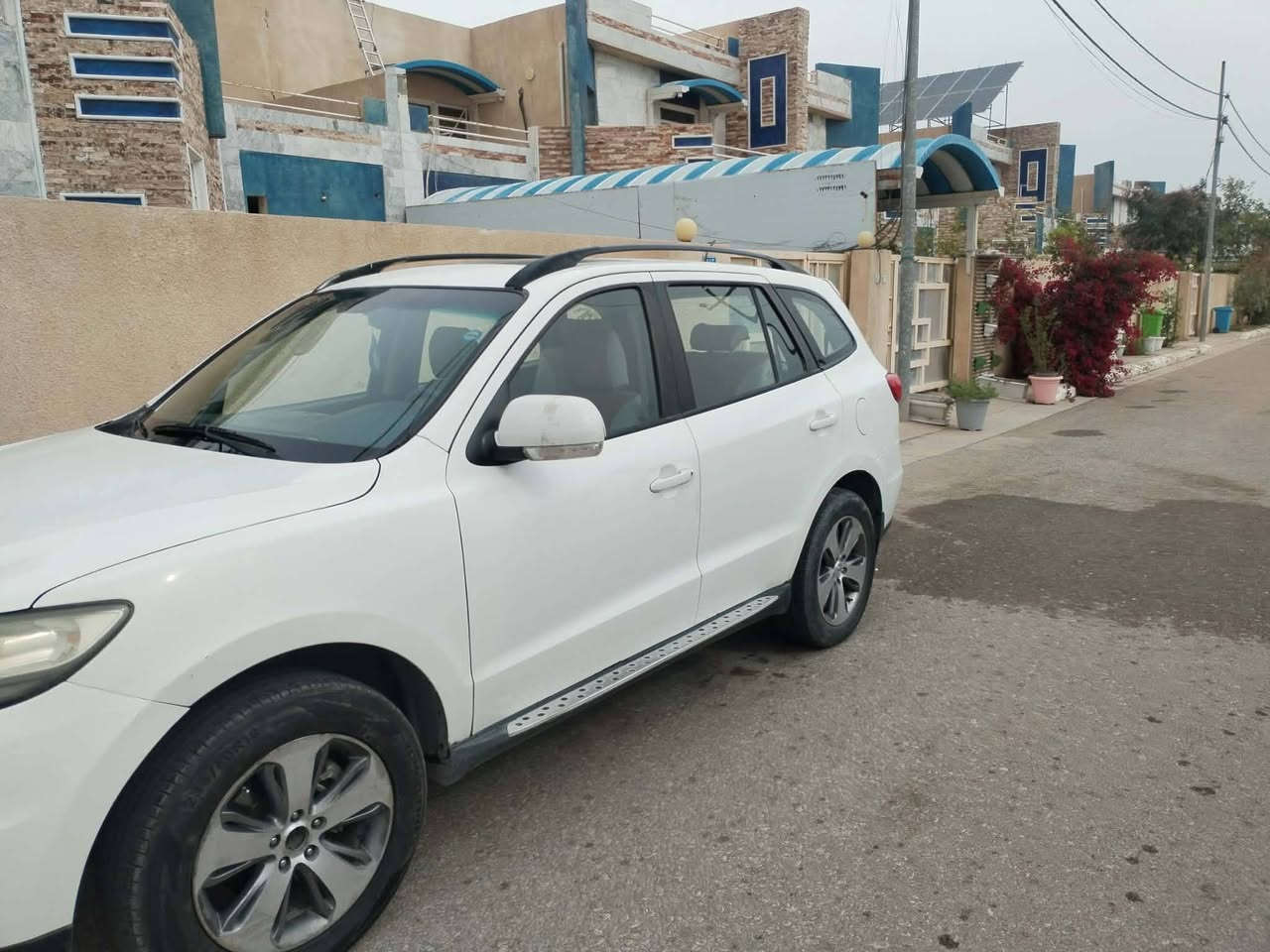 السلام عليكم
سنتافي ٢٠١٢
 ٤ سلندر جاهزه السياره محرك وكير وحداديه
بيها قطع صبغ ابيع عام بيها بابين عكس السايق مبدلهن أثر ضربه
تدفئه تبريد ثلاجه فتحه بالقماره السياره بأسمي تريد مداور تريد وكاله رقمها شمالي سليمانيه
ابيع ١٢٥ او مراوس چانچان ٧ راكب نظيفه
*********** للتواصل
وبي واتساب ايضا
