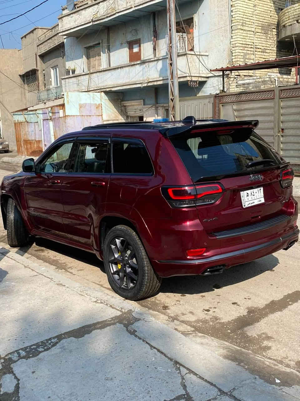 السلام عليكم جيب لمتد اكس 2019 حساسات امامي خلفي لايد لد بنيد ابو فتحات ويل 20 رادار امامي وخلفي وجانبي 4وضعيات قياده شاشه كبيره سلم دفع رباعي بانوراما وقوف ذاتي عند الرجوع دمام خلفي جنطه كهرباء دبل كزوز خزن ميموري سياره جكات  وبيها بعد هواي مواصفات 
حادثها بنيد وصبغ جاملغين امامي 
السعر ٢٧٠ ورقه وبيها مجال 
للاستفسار ***********
