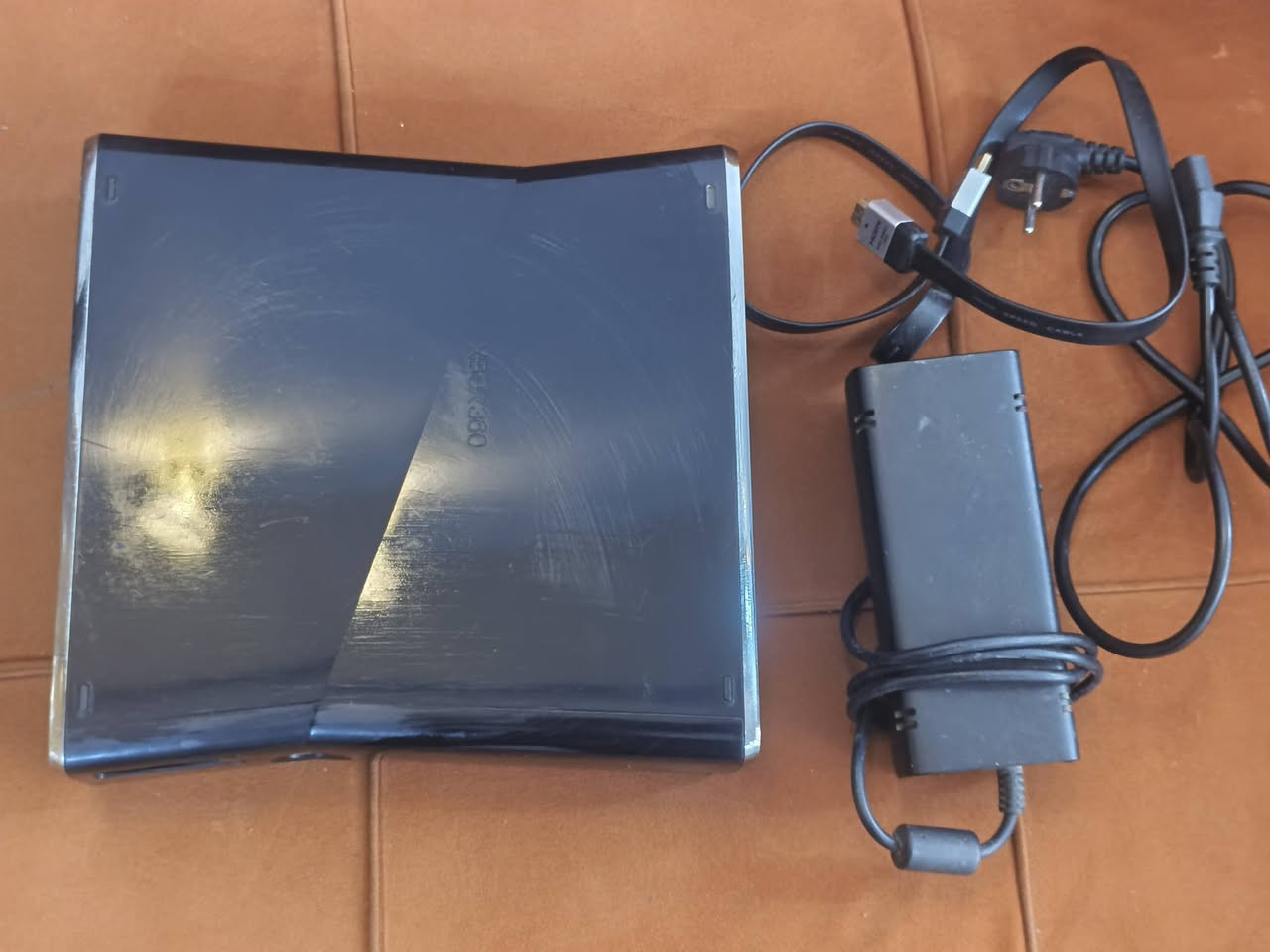 إكس بوكس 360 مهكر للبيع
كلشي ما عوزه فقط يدات   
بي 50 لعبه بيس فيفا ما ينعدن هواي 
نضيف كلشي ما بي عوزه فقط يداتت 
سعر 150 و بي مجال للطيبين مكاني نجف وفاء للاستفسار ***********
