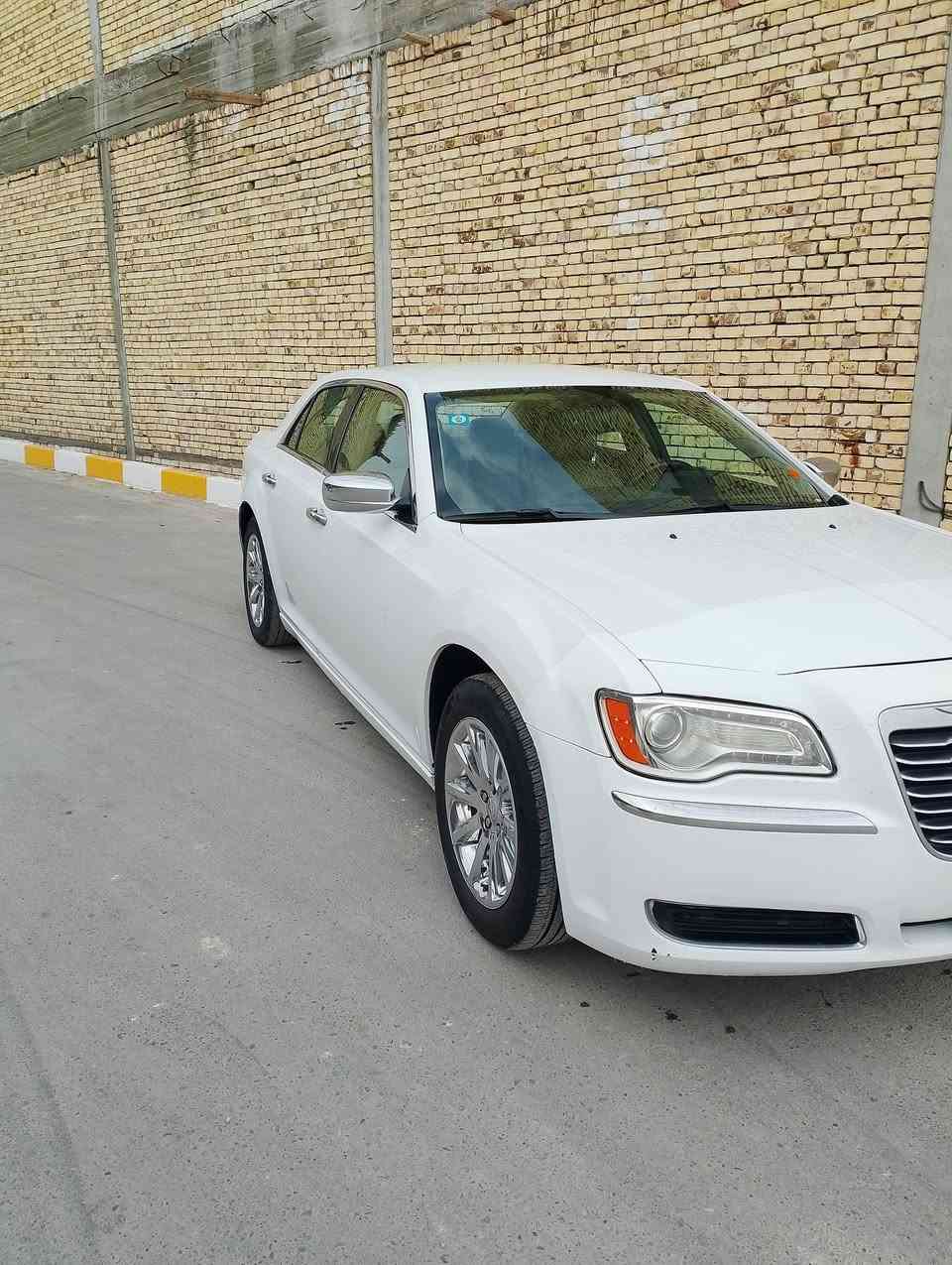 السلام عليكم اوبامه 13سياره كفاله داخله وبالعراق بدلت جاملغ لامامي سياره جاهزه كل نقص مابيه رقم بصره بسمي السعر 178 رقم ***********
