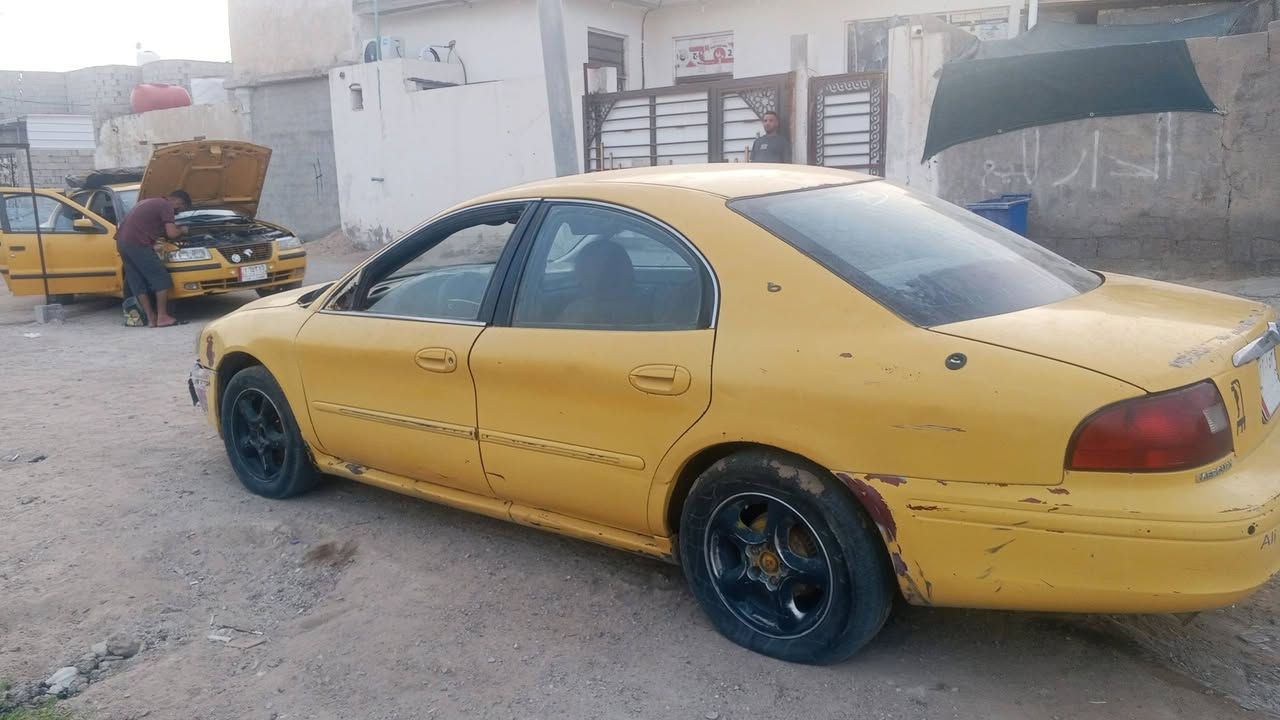 سلام عليكم 
فورد أمريكي موديل 2002 رقم بغداد ما واصل راعيه 
سياره حلوه ونضيفه دوخله نضيفه عوزه ترتيب الدرايم مكينته كامري شفت تشتغل وتمشي سنويته منتهيه ب2024 مكان بصره سعر 14 وبيه مجال *********** واذا مراوس هم اروس
