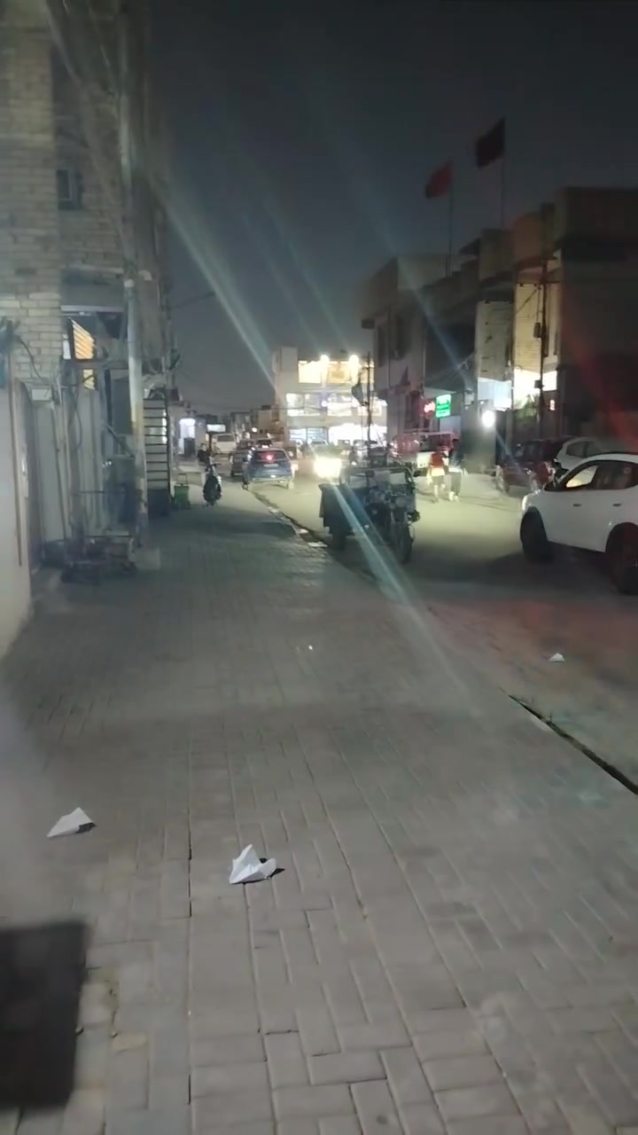 السلام عليكم نصف قطعه للبيع قطاع ٧١ فرع عريض عكاده ترميم حديث تحتوي على طابقين ونصف
الطابق الأول طارمه واستقبال ومطبخ حار وبارد وحمامات
الطابق الثاني غرفتين نوم
الطابق الثالث غرفه سقف سندويتش وبيتونه وسطح
باقي التفاصيل على الواتس ***********
