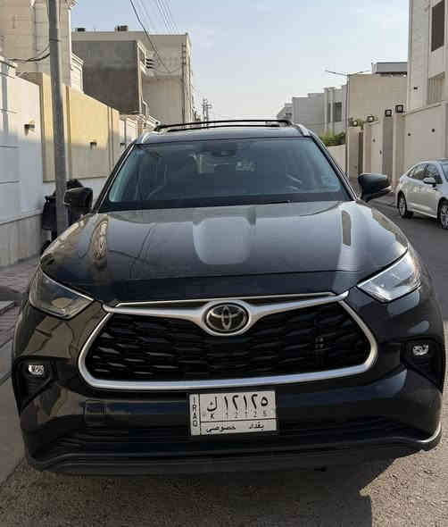 هايلندر XLE 2022 V6 فول مواصفاتAWD للبيع تفاصيلها كامله داخل الصور موضحة بعدها جديده بمعنى الكلمه ماشية 45 الف كيلو تعتبر كلين حادثها فقط تخريب جامه اماميه واكو بيها مكان كلش صغير صبغ مأشر علي بدائره صغيره بالصوره .
سعرها 33 الف وبي مجال.
مكان السياره الرمادي.
***********
