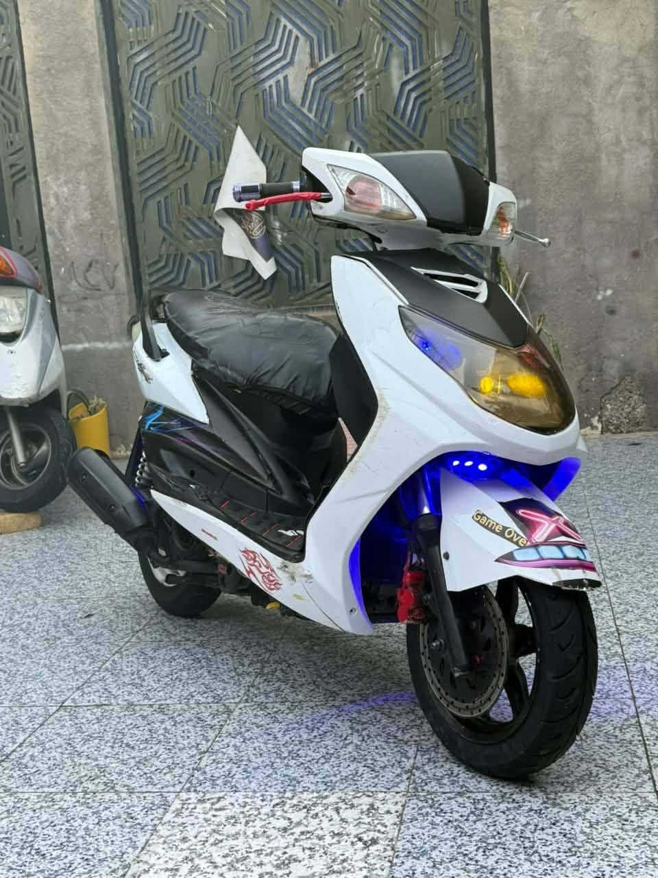 سلام عليكم سكنس فحل عدد 140 
درجه جديده 
مفتوحه ولفت فقط 
العنون ناصريه مركز 
سعر 700 وبيه مجال 
***********
