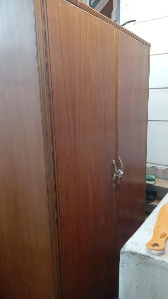 السلام عليكم غراض للبيع ما بيهن اي شي                         السعر/250او بيهن مجال
الرقم/***********
العنون/البلدياتUNقرب مدرسه الطموح الاهليه
