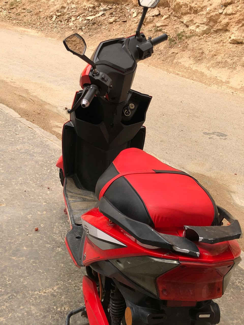 ماطور شحن للبيع بطاريات على الفحص الكهربائيات كلها شغاله ست بطاريات  السعر 475 وبي مجال والاستفسار على هذا الرقم ***********
