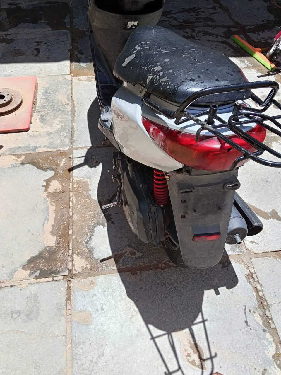 سلام عليكم 
دراجه بريز لبيع 
مكينه مكفوله 
كلجات جدد 
كابريتر جديده 
كفرات بلاديه
نفصها شويه ترتيب
بغداد المحموديه
واتساب ***********
