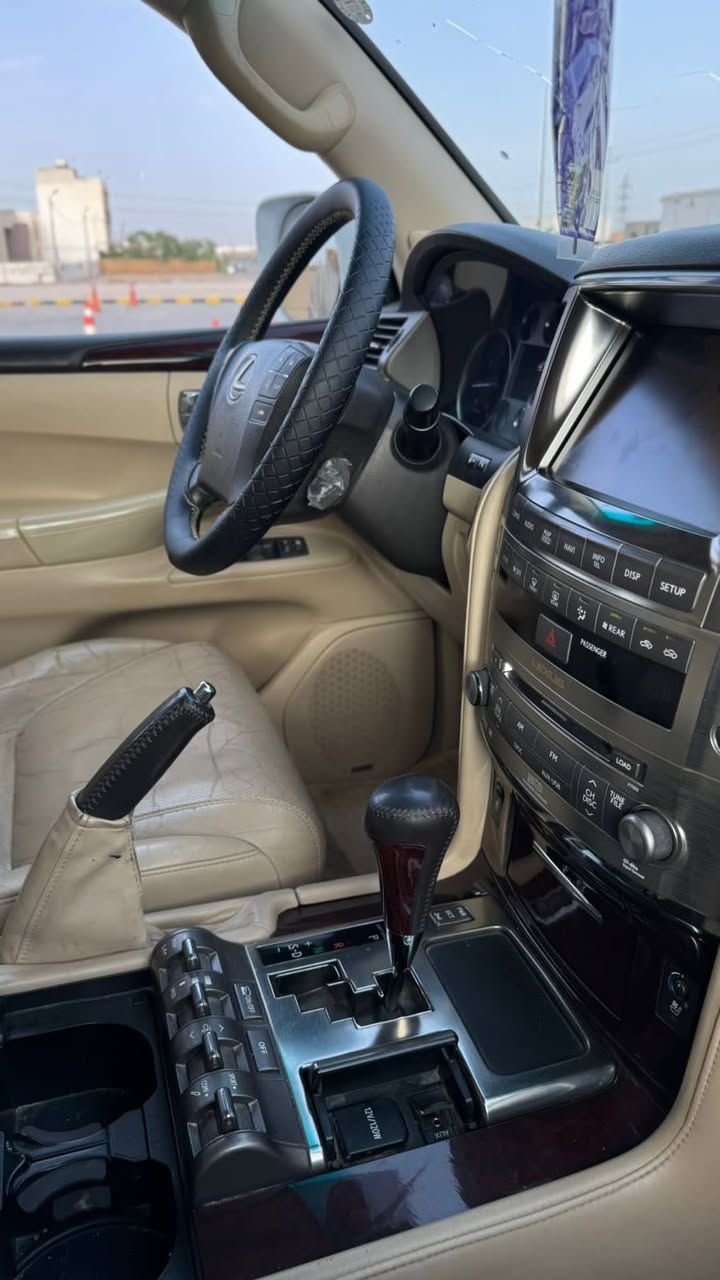 السلام عليكم للبيع لكزس 2010 فول مواصفات للأخير رقم سليمانيه  بسمي ماشيه 200 الف
سياره جاهزه محرك كير حداديه كفاله تبريد

ملاحظة  دعامية اماميه مصبوغه  بيه بارد.   بقبق الجنطه صغيره 

كامره خلفيه كامره بل مري كامره اماميه

كشنات جلد كشنات كهربائية استيرن كهرباء جنطه شفط

جكات تصعيد وتنزيل سياره حلوه اوجاهزه مال جاني

اوسعر عارضه ب 325 ورقه بيه مجال لتواصل ***********
