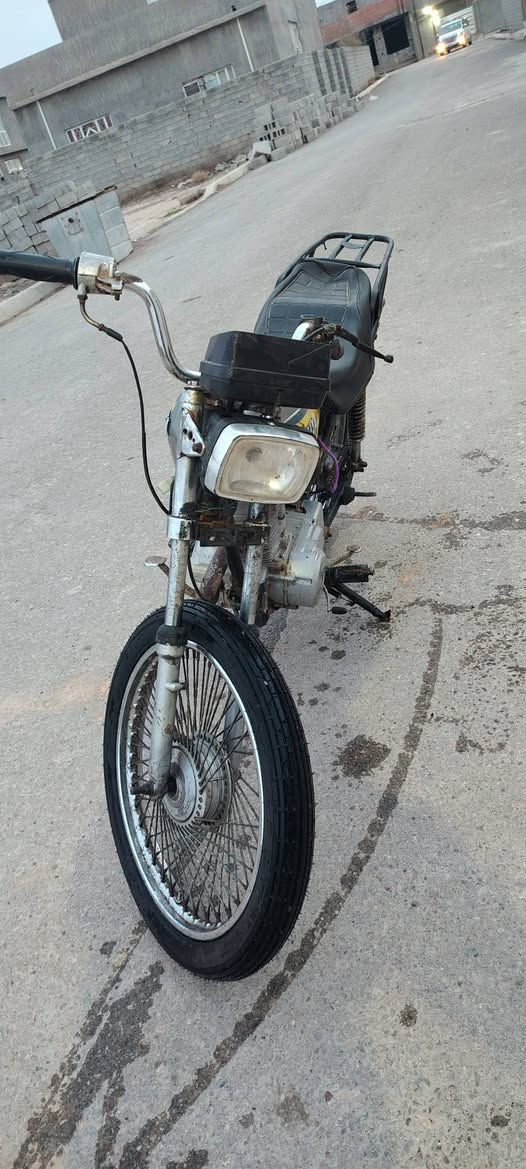 السلام عليكم موطور البيع ارشا كلك السعر 200بيه مجال ***********
