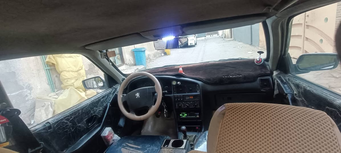 سلام عليكم سياره بيجو للبيع 405
جديده السياره دوشمه تايرات حداديه مشط ستيرن 

خياسات عازل حراري كلهن جدد نقص فقط تبريد 

مكانها نجف راعيها نجف مداور ثاني يوم 
السعر 35 ورقه

للاستفسار اكثر ***********
