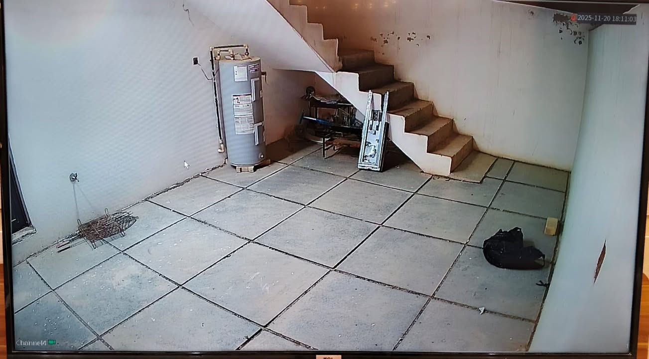 مستعدون لتجهيز وتنصيب الكاميرات 📸
لكافة المواقع🌍
( منازل _ محلات _ شركات - مجمعات سكنية)
تجهيز وتنصيب وصيانة وبرمجة كافة انواع كاميرات المراقبة 📸
تنصيب كامرات عالية الجودة بدقة احترافية🔥
  🔴كادر متخصص بكاميرات المراقبة وصيانتها  والبرمجة
 متواجدون في جميع مناطق الكوت

  ويتوفر لدينا جميع أدوات التنصيب الحديثة 🧰
للاستفسار يرجى  الاتصال  على الارقام التالية : 
📞☎️
***********
