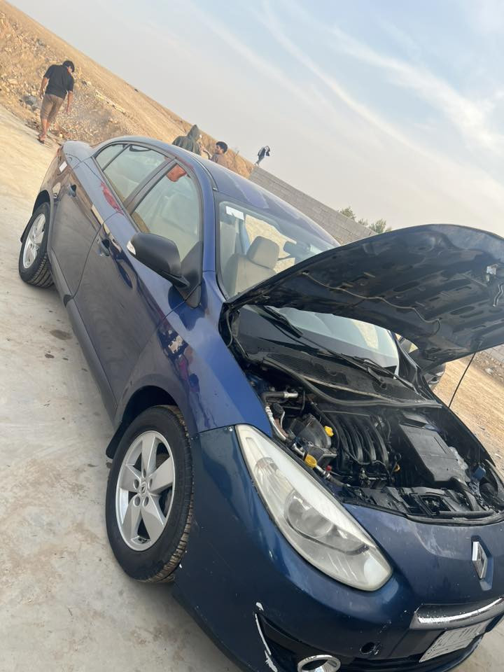 السلام عليكم  رينو فلونس مديل ١٣ فرنسي قبق اصفر المرغوب حداديه وباتري وتخم تاير جديد مكينه وكير خير من الله جاهزه للاخير مسويله ادامه كامله 
ماشيه ١٥٠ منضومة زنون بيه جراد بلقماره والبنيد تجي تشوف بعينك  مصفره غرامات سنويه ل29
السعر ٦٠
 مكان السياره ميسان ***********
