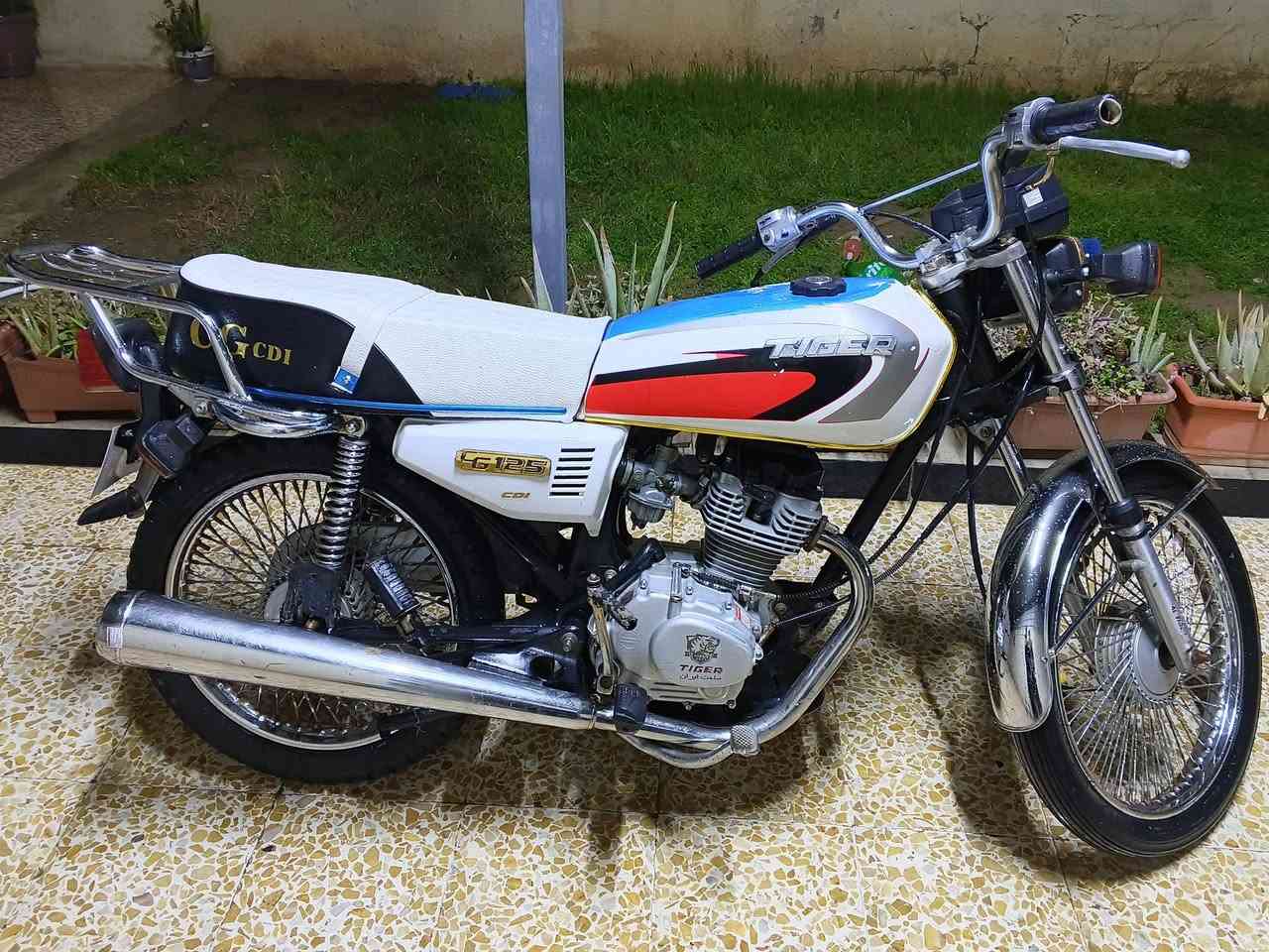 سلام عليكم ماطور تايكر 2020 ماطور حيلل نضيف مكينه مامفتوحه السعر 400 وبي مجال بسيط للستفتار اتصل علا هاذه الرقم ***********
