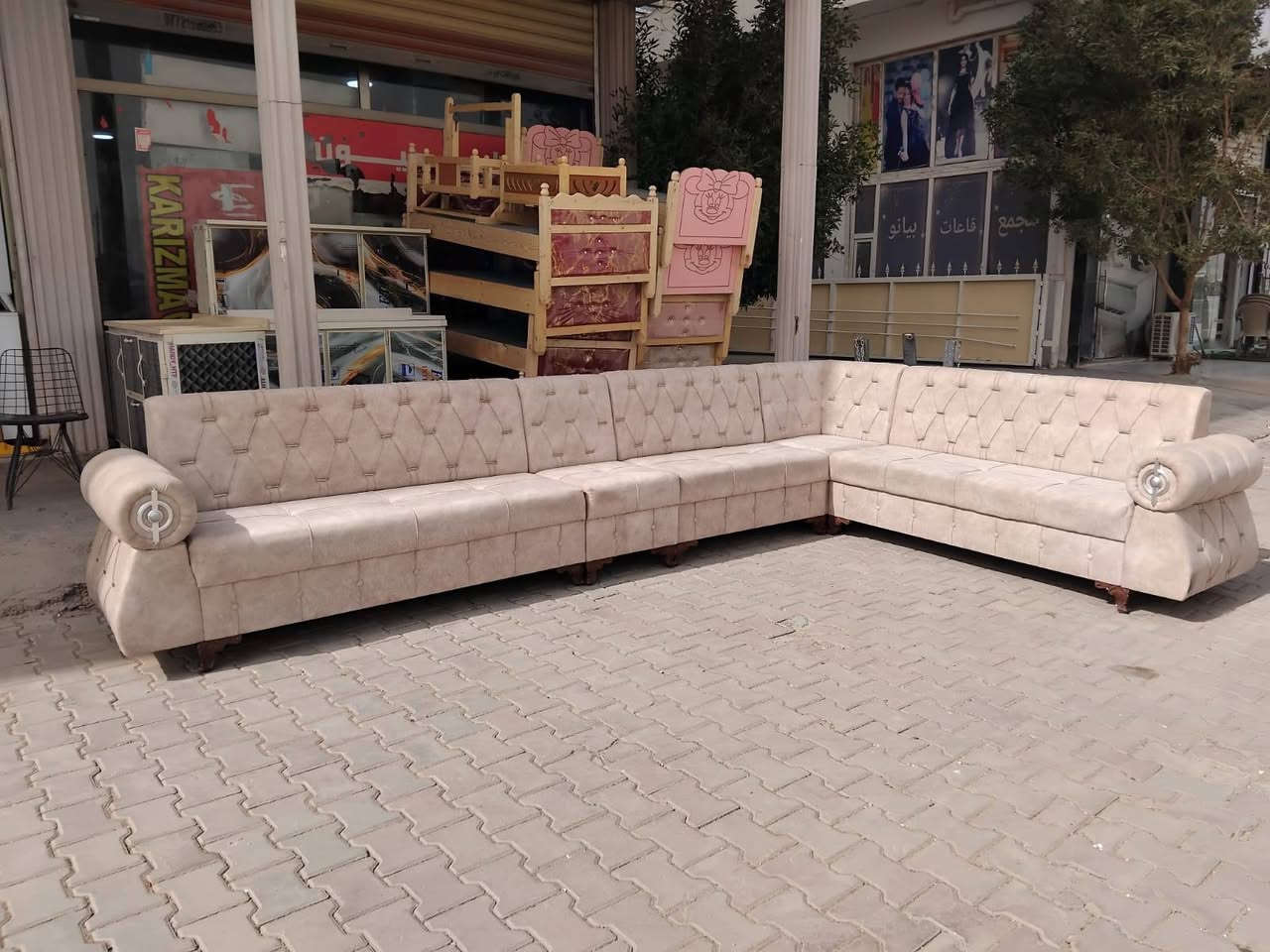 السلام عليكم 
ديوان ١٠ مقاعد نظيف مابي اي ضرر ستخدم سبوع سعر ٣٠٠ نهايته مكان بعقوبه شارع تحرير بهرز مجاور قاعات بيانو مقابيل مستشفى الحياه استفسار ***********
