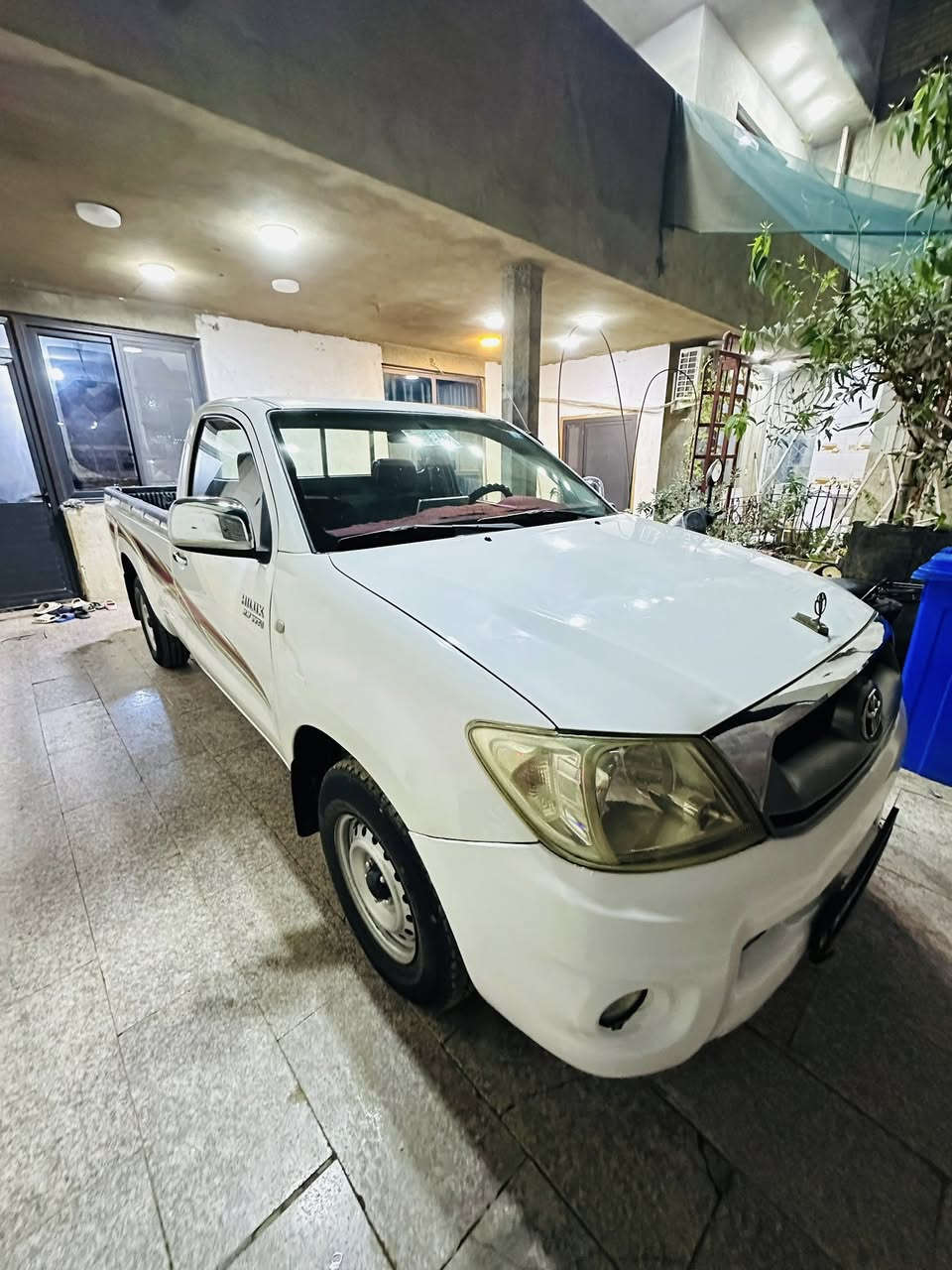 سلام عليكم للبيع موديل 2011 رقم بغداد بأسمي مكفوله من الضربه و البارد والصبغ سياره جاهزه من كلشي 5 جنكال ***********
