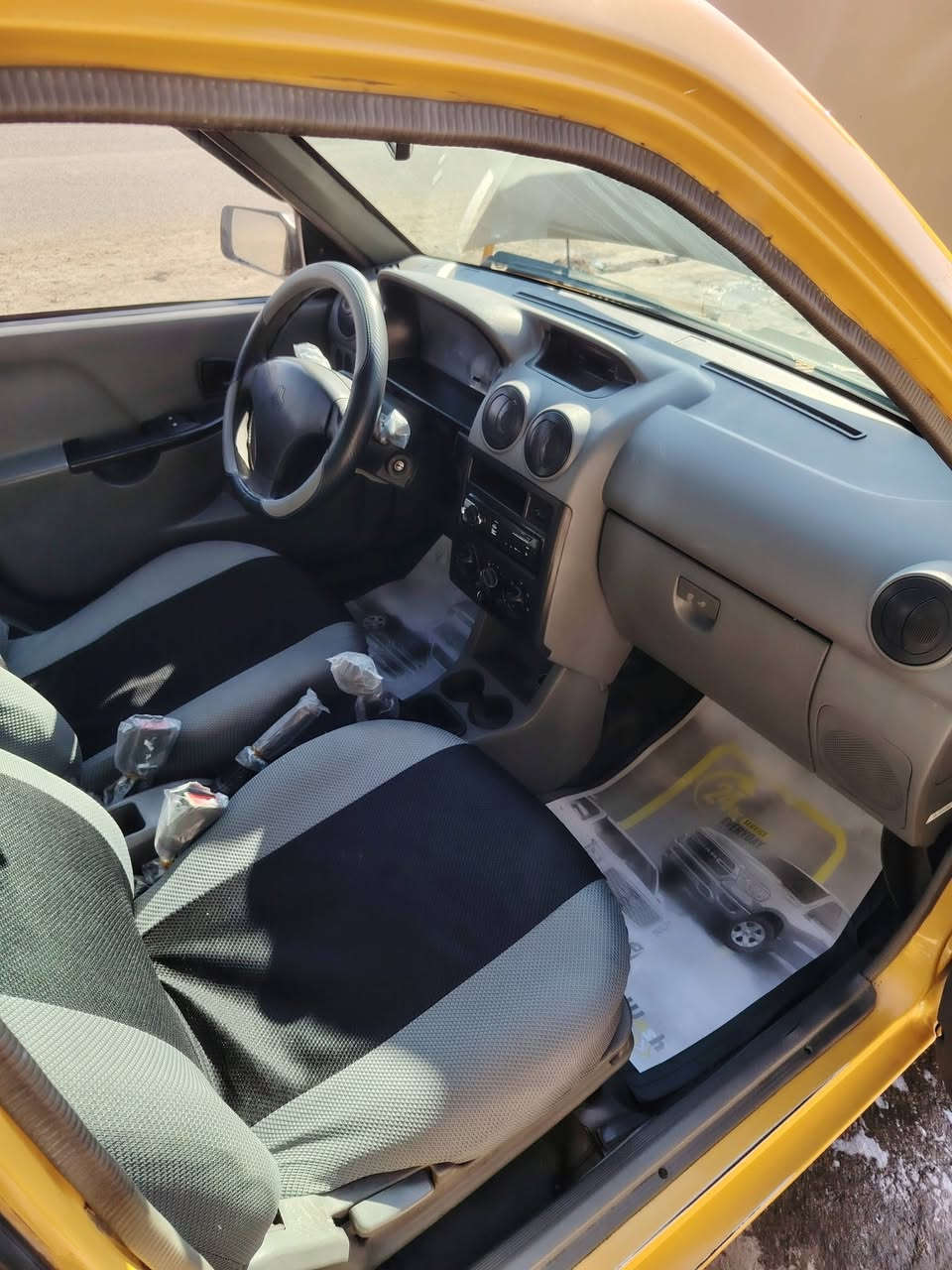 اسلام عليكم سايبه موديل2013 جاهزه مكفوله بيها ملاحضات بسيطه السعر ٣٣ وبيها مجال بسيط لتصال *********** مصفره الهيئه وعليها غرامه ٢٠٠ الف تنقطع من سعرها
