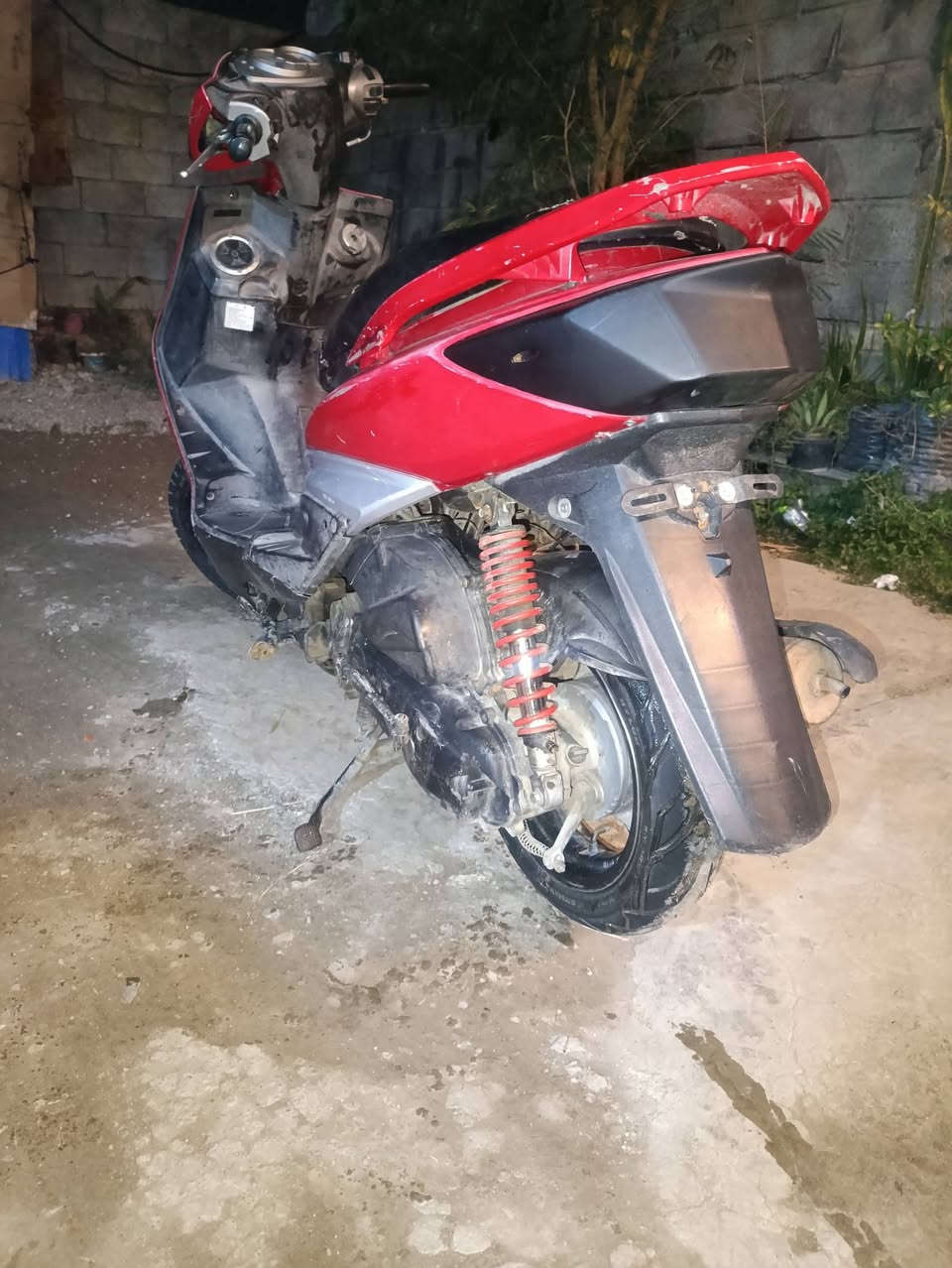 السلام عليكم فحل للبيع دراجه كلشي مابيها سعر 375 وبيها مجال مو شراي لتعبني مكاني بغداد كميره جزيره سياحيه الشراي يتصل ***********
