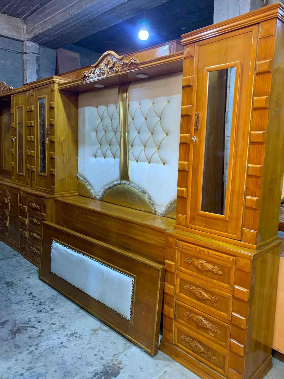غرفه ست ابواب زان مستعمله الوجه 5ملم الداخل صاج الضهر جرجوبه 
السعر مليون ونص
العنوان حله شارع ابو القاسم مجاور جامع ابو القاسم
الرقم ***********
