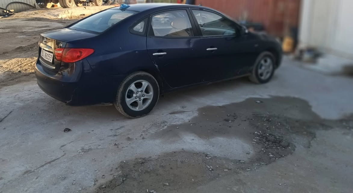 السلام عليكم 
النترا للبيع صابونه 
موديل 2010
لون نيلي ما مشبوه
كير عادي رياضي 
تدفه تبريد
السياره بالحله 
#السعر40
***********
