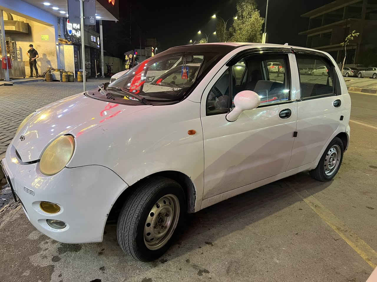 للبيع سياره كيو كيو شيري موديل 2012
بيهااا باب + جاملغ 
كاربون بانزين بيها 
واني الشرعي شرط التحويل
عنوان موصل حي الزهور ***********  
السعر 38 وبيها مجال شي قليل..
