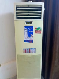 للبيع سبلت كنتوري 3طن اونكس نضيف وتاخذه عل فحص السعر 400 العنوان بغداد...