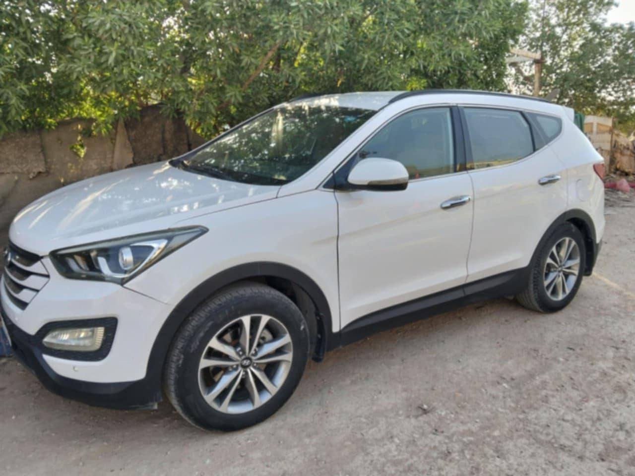 سنتافي 16 خليجي
رقم بابل باسمي 
مكينته 2400 مكفوله 
بيهه صبغ بنيد وصبغ شي قليل من الجاملغات الاماميه 
بدون اي تبديل بدون اي دواخل 
نص فوول 
جاهزه ما بيهه نقص 
السعر 155وبيه مجال 

مكاني ديوانيه 
***********
