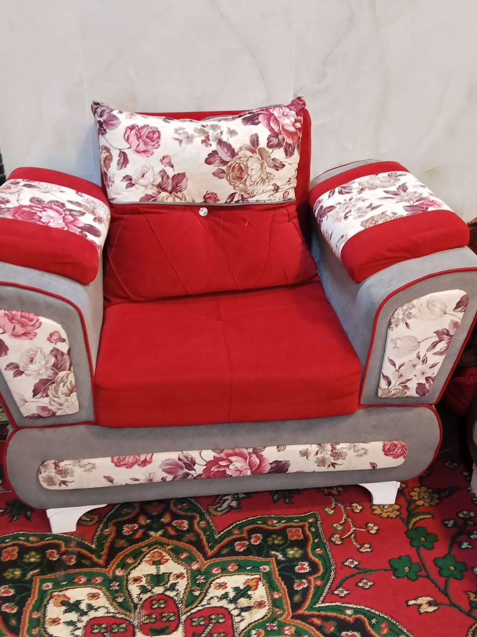 سلام عليكم
لبيع تخم نضيف مستعمل 
مكاني كربلاء
 السعر 350الف بي مجال 
***********
