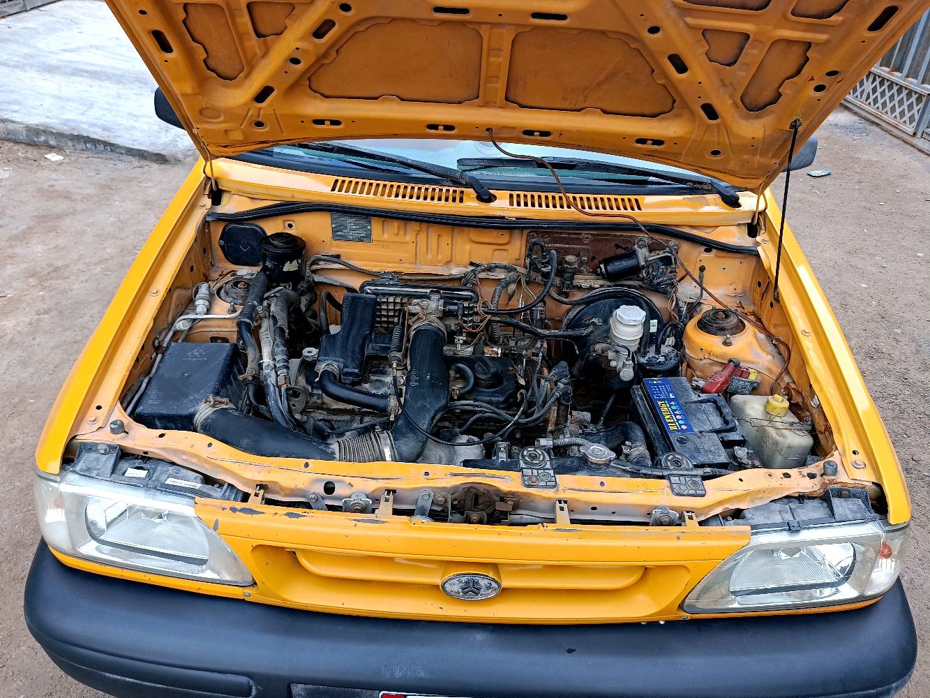 السلام عليكم سايبا مديل 18 سنوية لل 30 بصرة بسمي السيارة نظافتهة مثل بالصورة ضربتهة جاملغ امامي موضح بالصورة البقية كفالة نظيفة كلش مابيهة خياسات مكفولة من كير ومحرك تبريد تدفئه شغال حدادة استوني امبدلهة امامي خلفي السيارة جاهزة من كلشي كهربائيات عارضانيات مابيهة اي نقص سعرها 40 وبيهة مجال رقم الهاتف ***********