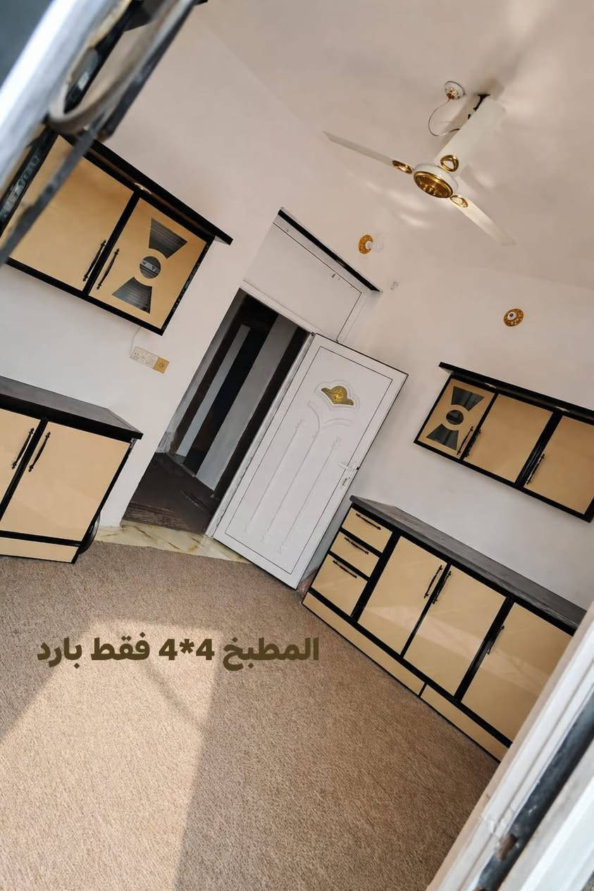 بيع مستعجل السعر 40 مليون 
بيت للـــبيع قـرب الـطـاقه بنـزلة العـكيلات. بالـحـي الجـديد قريب عالشــارع العـام البيت مسـاحته 200 متـر كـامل ناقصه ستـاره فقط متكون مـن أسـتقبال وصاله وغرفة نوم. وصحـيات داخـليه ومطبخ بارد  ومطبخ حار سنـدويج ارضـيته نضـيفه البيت ڱڵـه. والصـحيات الخارجيه بنـيان جديد.  الـبيت نـص طابوك ونص بلوك. والـسقف عـكاده. بيـع مستعجـل للاستفسار اكثـر اتصلو ***********

