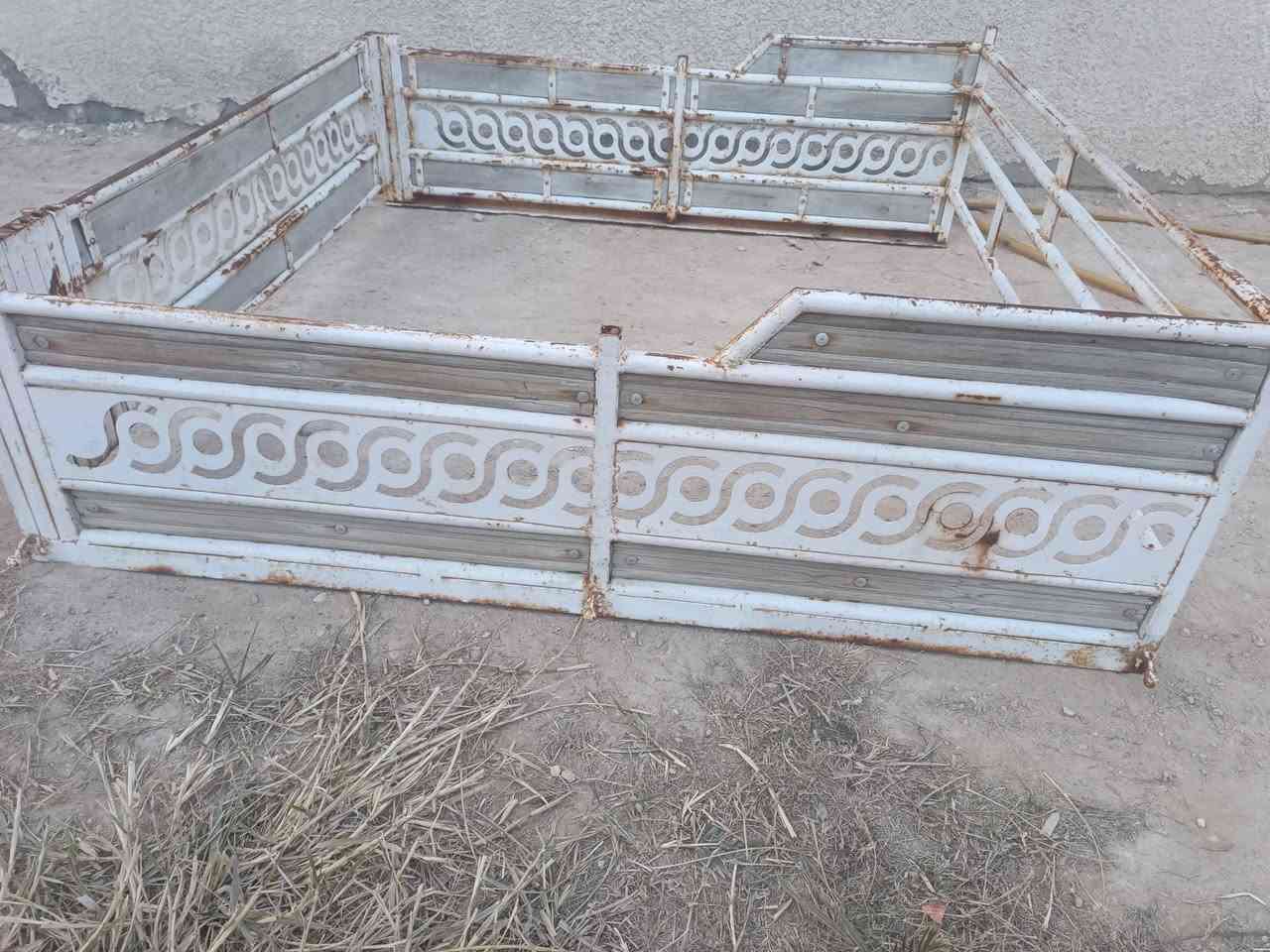 السلام عليكم محجر سياره ييكم البيع سعره 200 بي مجاال ***********
