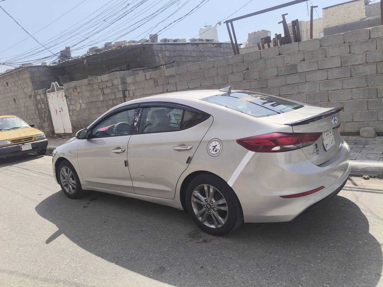 النترا2017 أمريكيه حادثها جاملغ وبنيد  بدون دواخل   محرك 2000 كير ومحرك  مكفولات سياره عنوانها كربلاء سعرها 105 وبيها مجال للاستفسار  
***********
