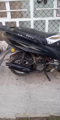 سكنس للبيع دراجه متروكه صار فتره يردادله شعلات بسيطه والسعر مناسب  077...