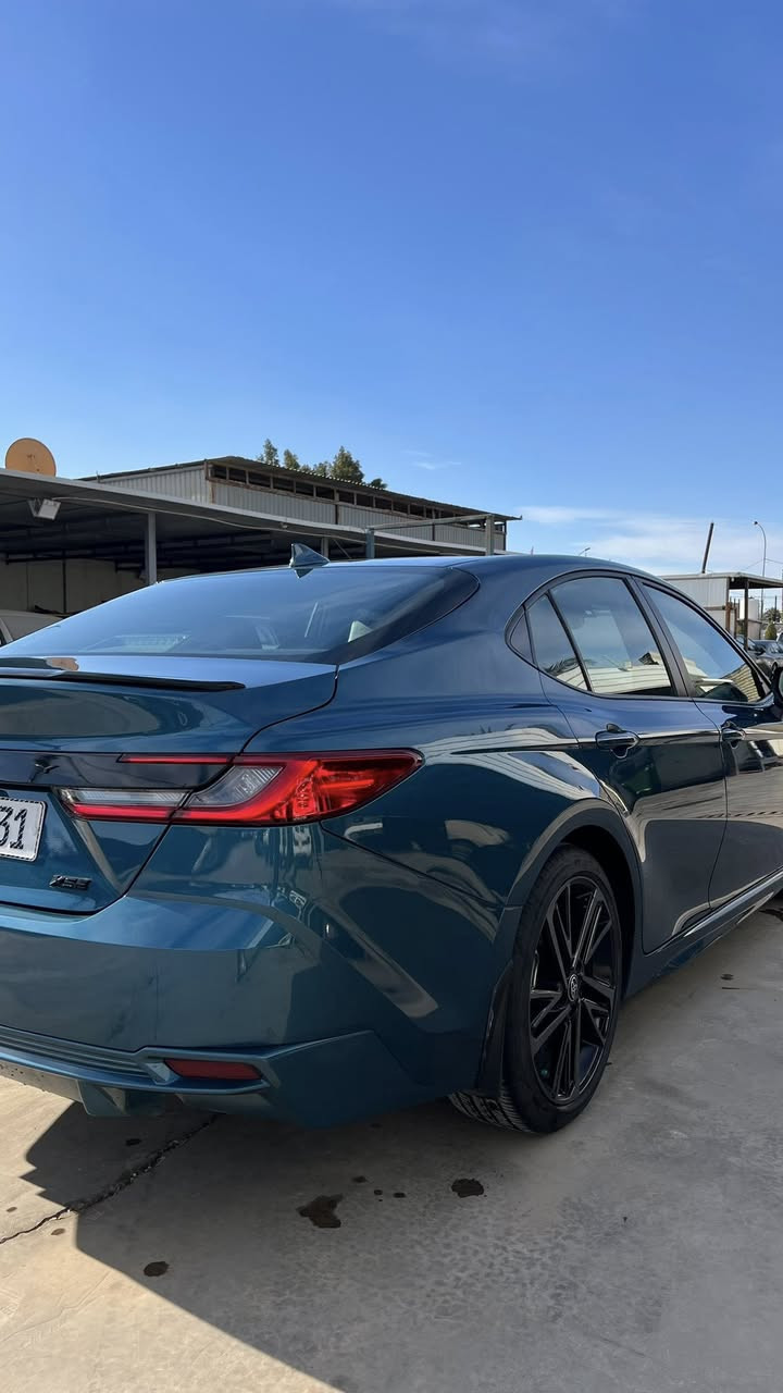 السلام عليكم 
تيوتا كامري 2025 
XSE 
فول عدا البانوراما 
ماشيه 13 الف ميل
حادث بنيد مبدل ومكانين بارد
ايرباك ستيرن 
22,300$$
***********
بغداد
