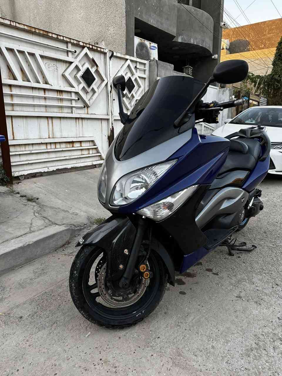 السلام عليكم تي ماكس 2011 كفاله عامه من الزلغ مكفوله المكينه من السبانه ممدوده للعلم الدراجة استخدام ب الشارع شي كلش قليل عليها كلجات مالوسي طيران معدلها شرط 190 واكثر وارد يابان 
صالنصه رياضي اكرابوفك اصليه مو تجاري 
اوراق كامله موجوده عندي الدراجة انطيك بيها كفاله من كلشي حرفياً وماناقصه ايشي ادامه عامه مسويلها الدراجة مكفوله من البرغي للبرغي 
السعر 35 وبيها مجال بسيط 
العنوان بغداد السيديه حي الاعلام 
للاستفسار ***********رصيد او واتساب
