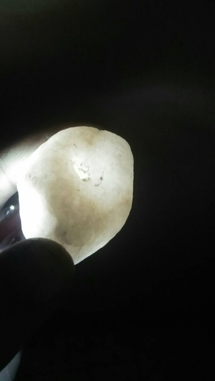 نوع الحجر أي صلب جدا وشفاف ومضيئ


**إذا كنت صاحب هذا الإعلان وتريد حذفه لأي سبب، رجاءا أرسل رسالة إلى الدعم الفني**