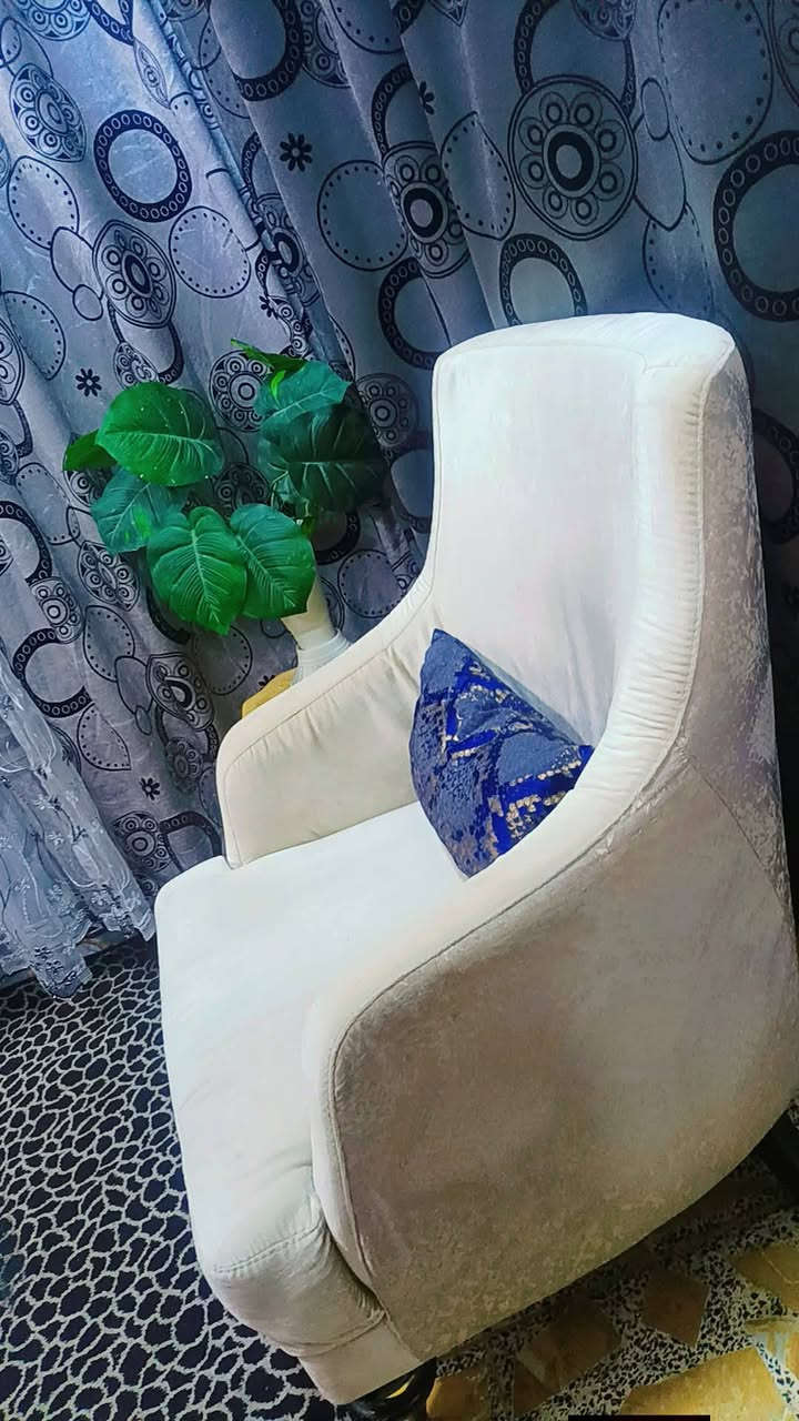 السلام عليكم تخم تركي ثقيل تكمه8مقاعد للبيع ميز طعام اربع كراسي مكان بغداد الدورة شارع ستين ***********
