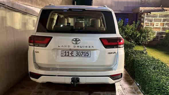 سلام عليكم لندكروز 23ماشيه 26 جديده السعر 67مكان بغداد ‭0770 021 9883‬
