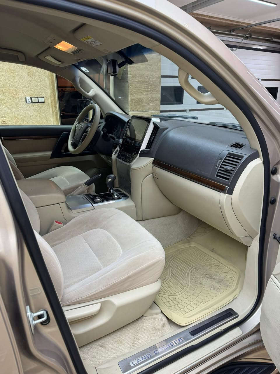 لاندگروز 6 سلندر
موديل 18 EXR

سنوية جديد هزة جديد لغاية 2030 بأسمي 

رقم دهوك دولي 

مكان السيارة في البصرة 

ظمآن محرك كير ما مفتوح وطمأن جميع القطع ما مفتوحة  

القطع الأبواب الأمامية والجاملغ الأمامي توجد لاصق الشركة في السعودية مرفوعة ومرشوش المكان كلير فقط 

السعر 445 ورقة 
رقم صاحب السيارة ***********
