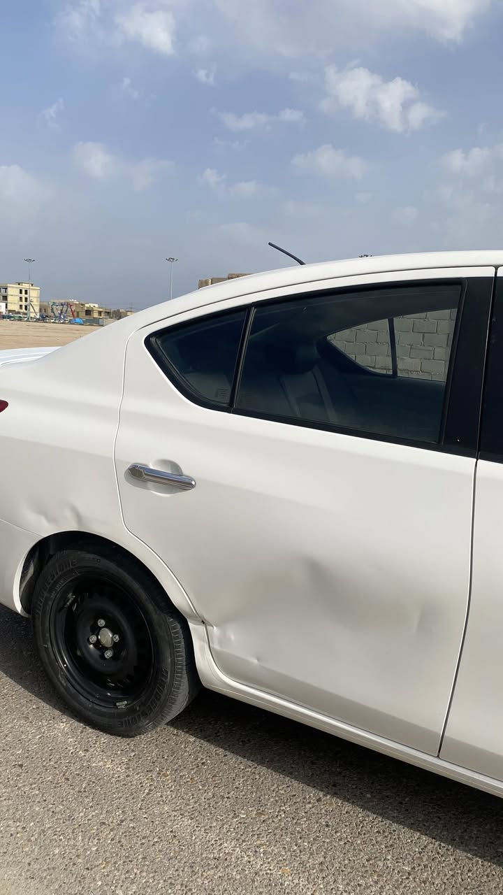 سلام عليكم 
نيسان صني مصري للبيع  مديل 2025  ماشيه 40الف 
سياره  مال بيت ضربتها كما موضح بلصوره 
سعرها 122 
بسمي وكاله 
***********
