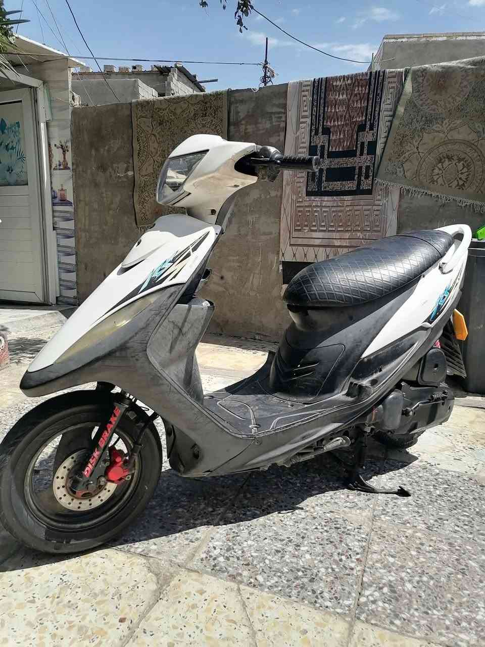 السلام عليكم دراجه ماكس عدل مكينه ما مفتوحه لا تبخير ولا تنقيص كهربايات كلهه شغاله سلف هندر شلعه معدل لايت عالي ناصي اشاير كلهه شغاله كفرات مختمه اصليه قفل جنطه قفل ستيرن
مكاني بغداد حي النصر السعر 650
***********
