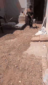 السلام عليكم عمال لفرش السبيس وحدله ولتنظيف انقاذ المنازل والاصاب ارضيه المنزل للاستفسار صنع الرقم***********.
