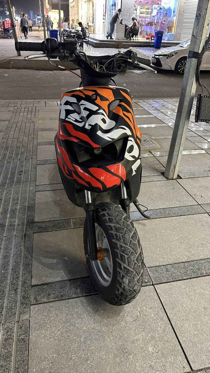 السلام عليكم
دراجه ياماها خبط سرعته 80
جبليه عايزه بس شوته 
دراجه حلوه وتايرات كبار ونضيفات 
كلشي بيه شغال 
السعر 350 وبيه مجال قليل بيع او مراوس 
***********
