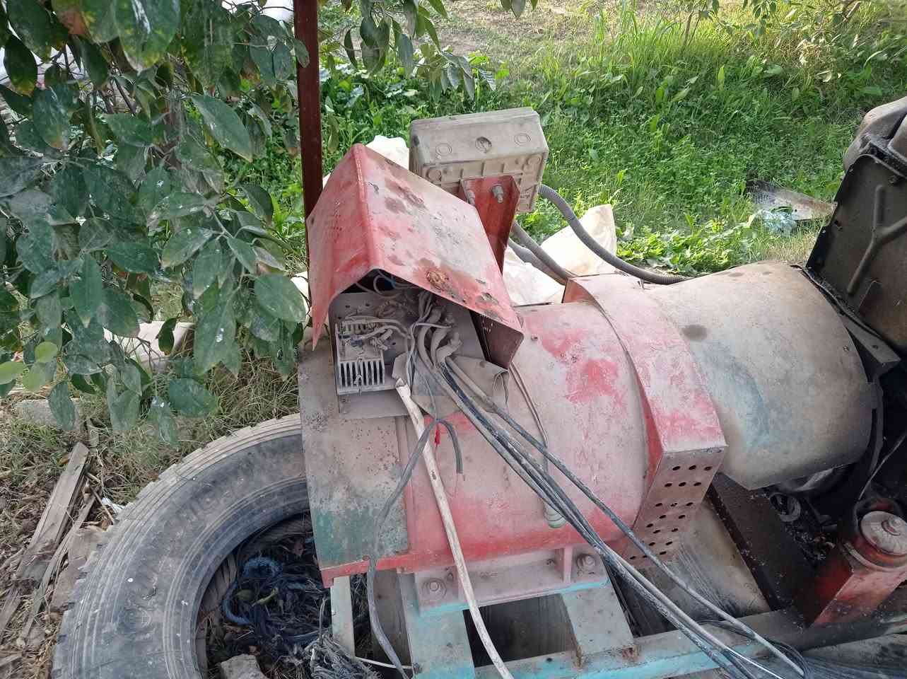 سلام عليكم مولد دويز أربعة بستم ابو صاروخ 50 كيفي السعر 25 $ للستفسار 
***********
